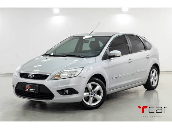 FORD FOCUS 1.6 GL 16V FLEX 4P MANUAL FORD FOCUS 1.6 GL 16V FLEX 4P MANUAL